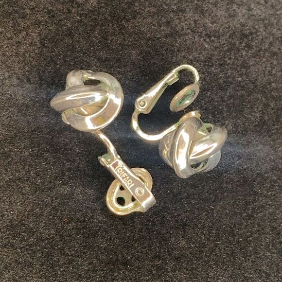 Trifari Metallic Knot Clip On Earrings - Picture 3 of 4